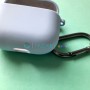 Силиконовый чехол для AirPods 3, с карабином, цвет 04, бледно-голубой
