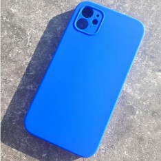 Айфон 11 чехол Silicone Case, с квадратными гранями, ярко синий